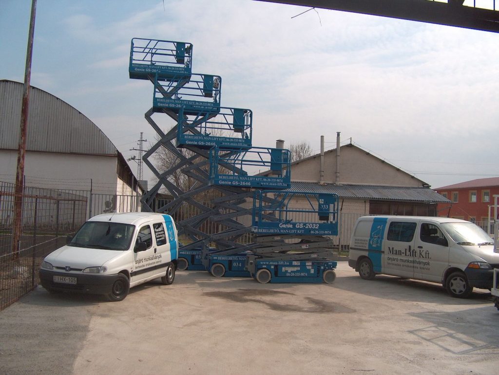 Genie GS 2646 típusú ollós, akkumulátoros emelő