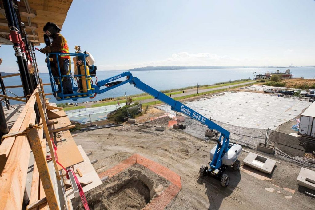 Genie S-85 (4wd) Diesel Telescopic Boom Lift