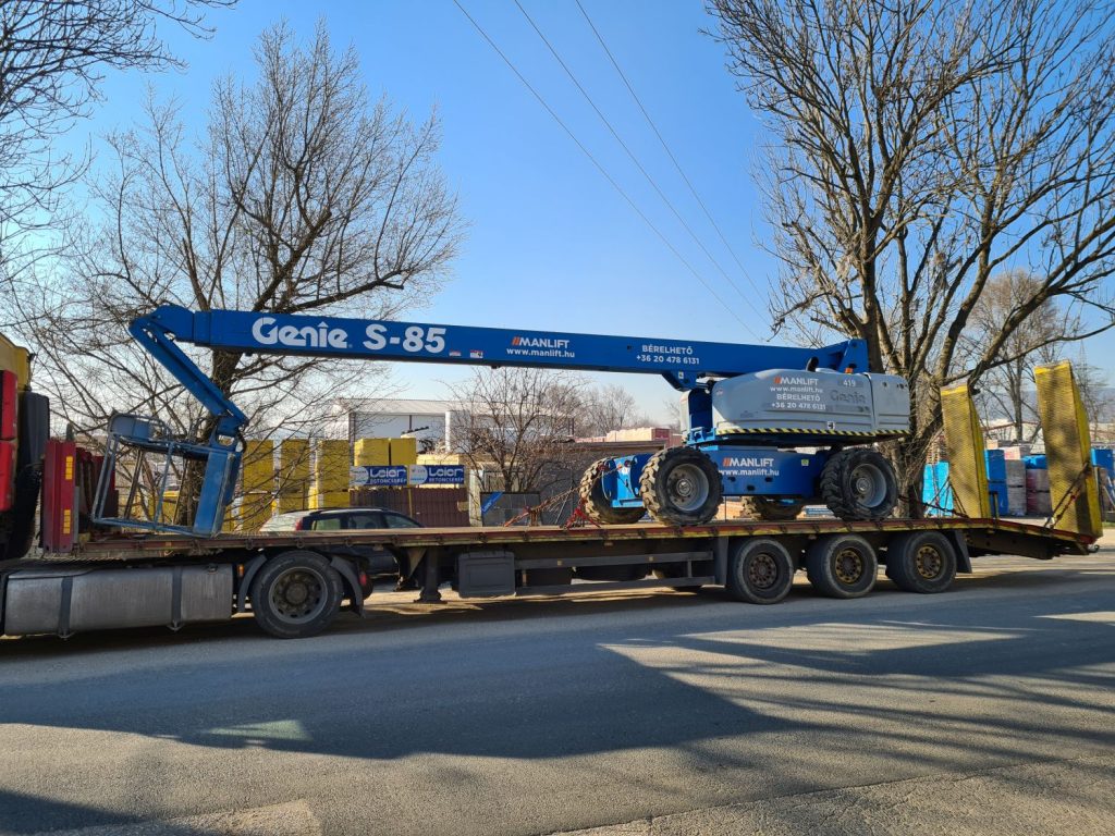 Genie S-85 (4wd) Diesel Telescopic Boom Lift