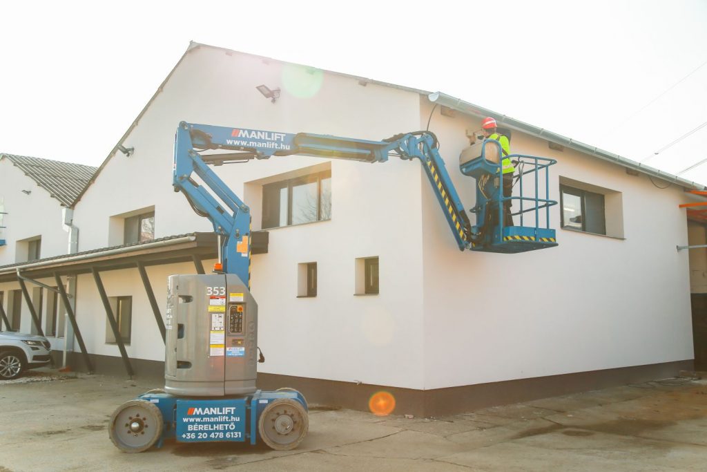 Genie Z-30/20 NRJ Articulated Battery-Powered Boom Lift