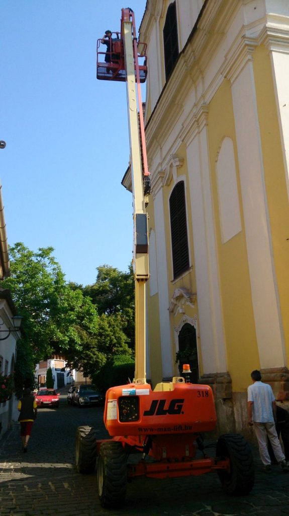 JLG M600 J (HIBRID, 4X4) típusú karos, hibrid emelő