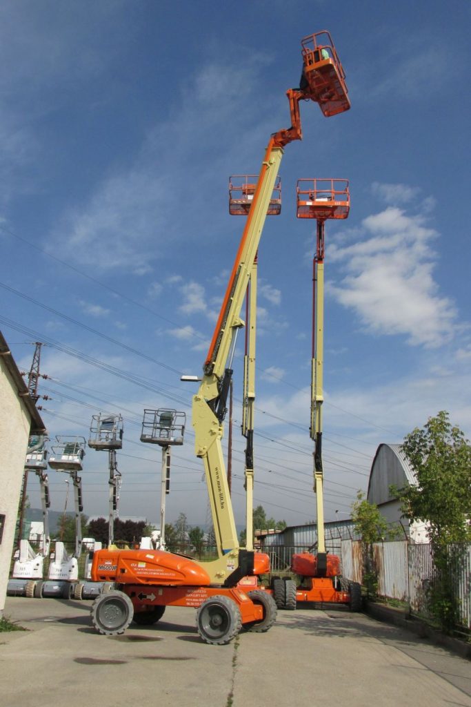 JLG M600 J (HIBRID, 4X4) típusú karos, hibrid emelő