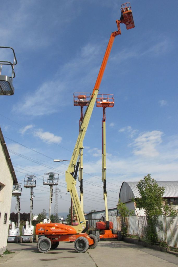 JLG M600 J (HIBRID, 4X4) típusú karos, hibrid emelő