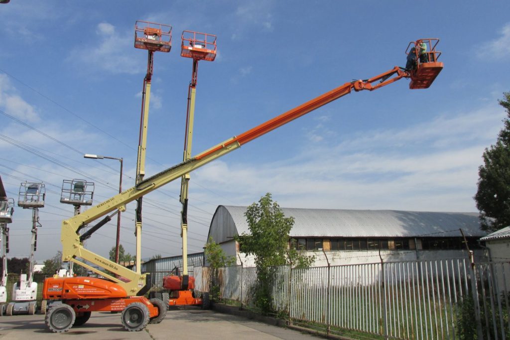 JLG M600 J (HIBRID, 4X4) típusú karos, hibrid emelő