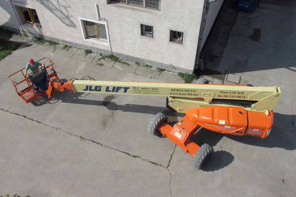 JLG M600 J (HIBRID, 4X4) típusú karos, hibrid emelő