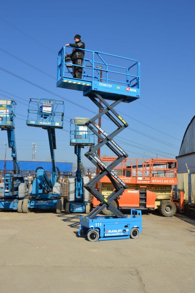 Magni ES 0807 EP típusú ollós, akkumulátoros emelő