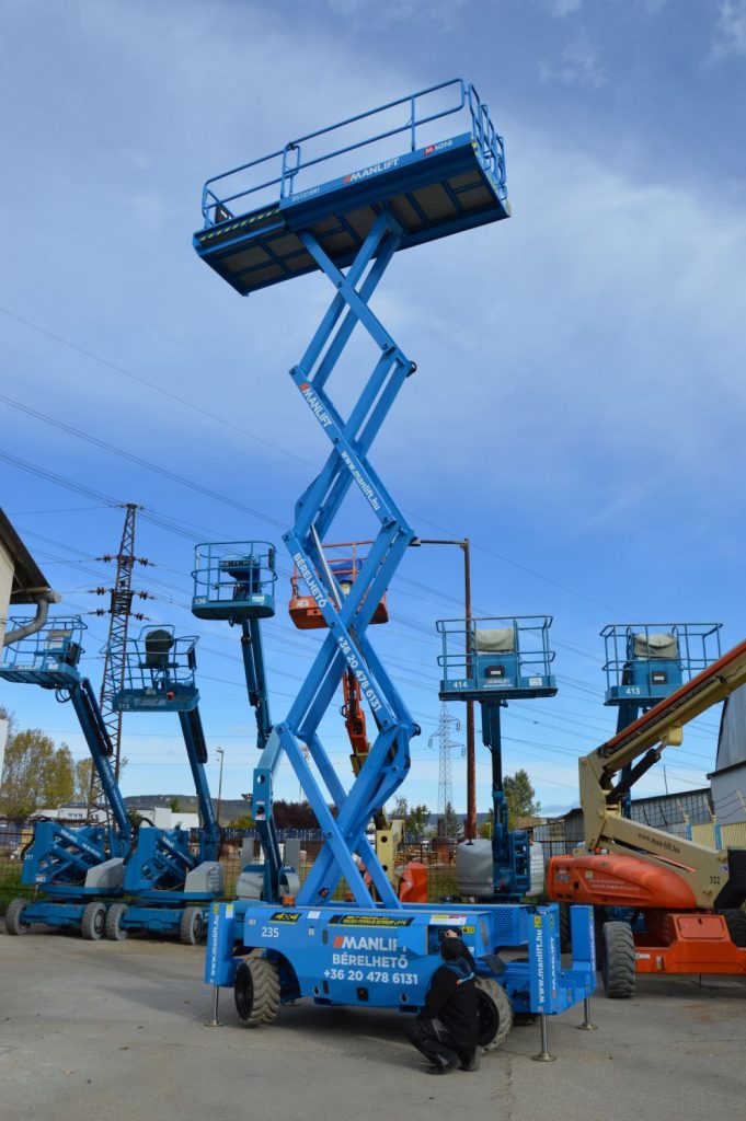 Magni ES 1218 RT (4wd, with Outriggers) Electric Scissor Lift