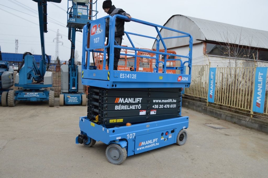 Magni ES 1412 E típusú ollós, akkumulátoros emelő