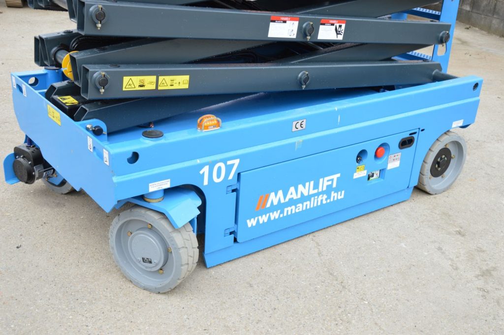 Magni ES 1412 E típusú ollós, akkumulátoros emelő