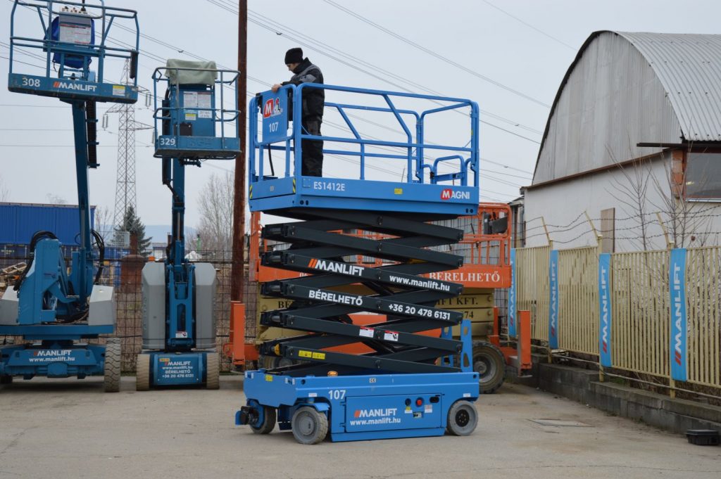 Magni ES 1412 E típusú ollós, akkumulátoros emelő