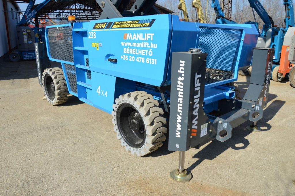 Magni DS 1823 RT Superdeck (4WD, kitalpalás) típusú ollós, diesel emelő