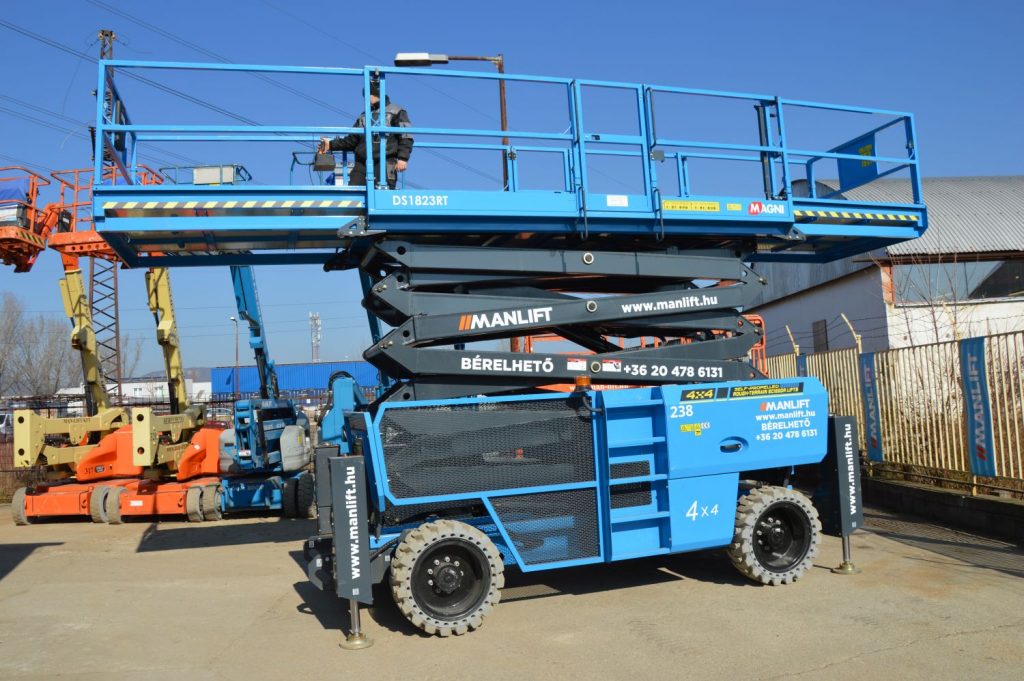 Magni DS 1823 RT Superdeck (4WD, kitalpalás) típusú ollós, diesel emelő