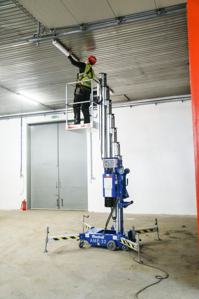 Mantall AMP32 (AC) típusú tolható könnyűszerkezetű emelő