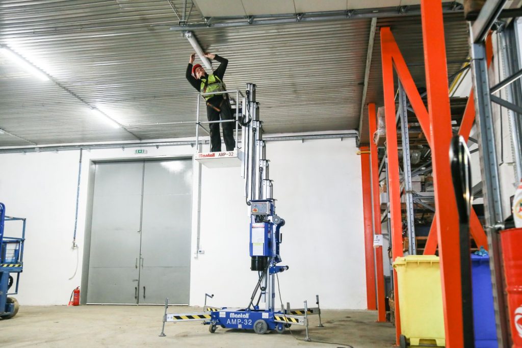 Mantall AMP32 (AC) típusú tolható könnyűszerkezetű emelő