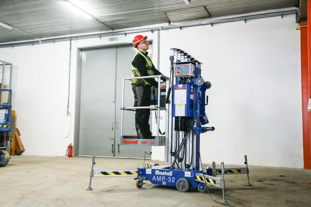 Mantall AMP32 (AC) típusú tolható könnyűszerkezetű emelő