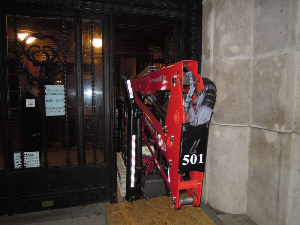 PlatformBasket Spider 15.75 PRO (HIBRID) típusú spider gumilánctalpas emelő