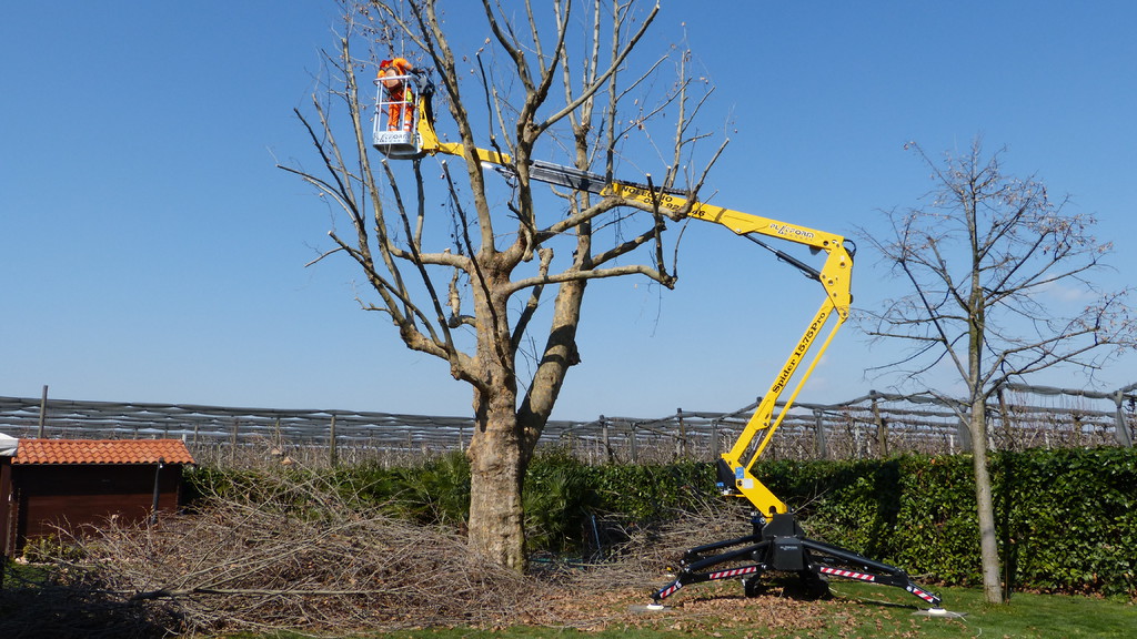 PlatformBasket Spider 15.75 PRO (HIBRID) típusú spider gumilánctalpas emelő